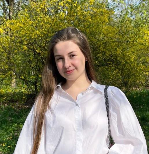 Oksana, UI/UX Designer